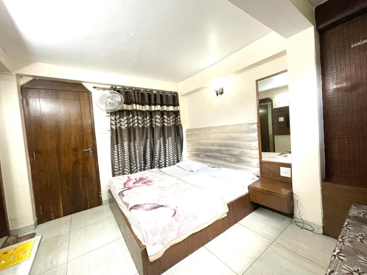 Hotel Prince ! Nainital Mall Road-Prime-Location In-Front-Of-Naini-Lake Hygiene-And-Spacious-Room Exterior foto